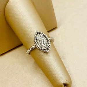 EUC Roberto Coin 18k Twisted White Gold Marquise Shaped Pave Diamond Ring